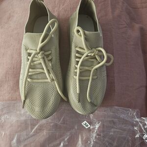 Amazon Women's Beige Knit Lace-Up Sneakers